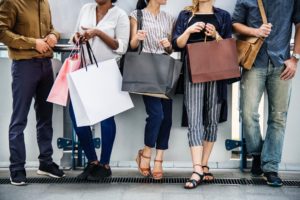Kundenloyalität Zielgruppenspezifisch Qualität Shopping Lokal Stadt Innenstadt Einkaufstausche 